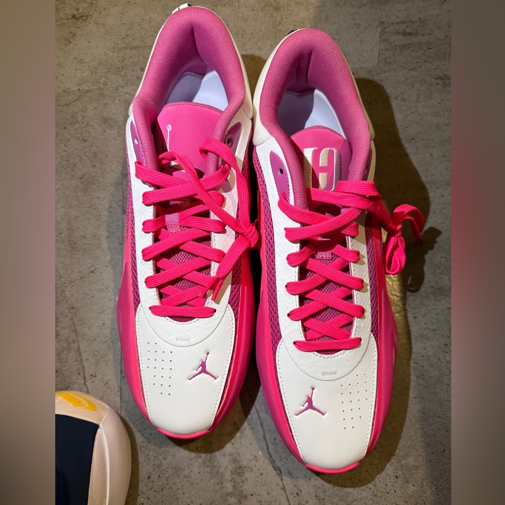 SIGNED Jordans, brand new shoes from Nimari Burnett university of Michigan.